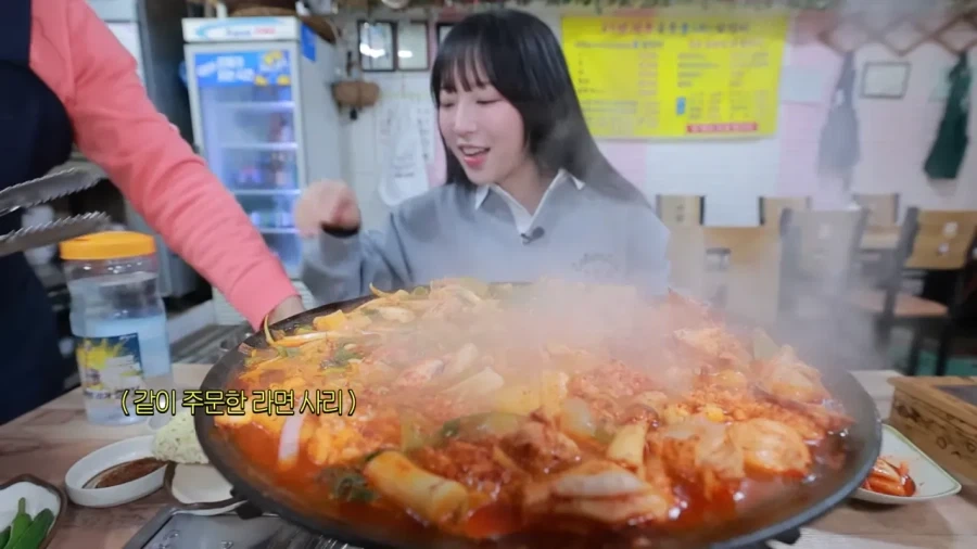 식사 전 가볍게 애피타이저 즐기는 쯔양_5.webp