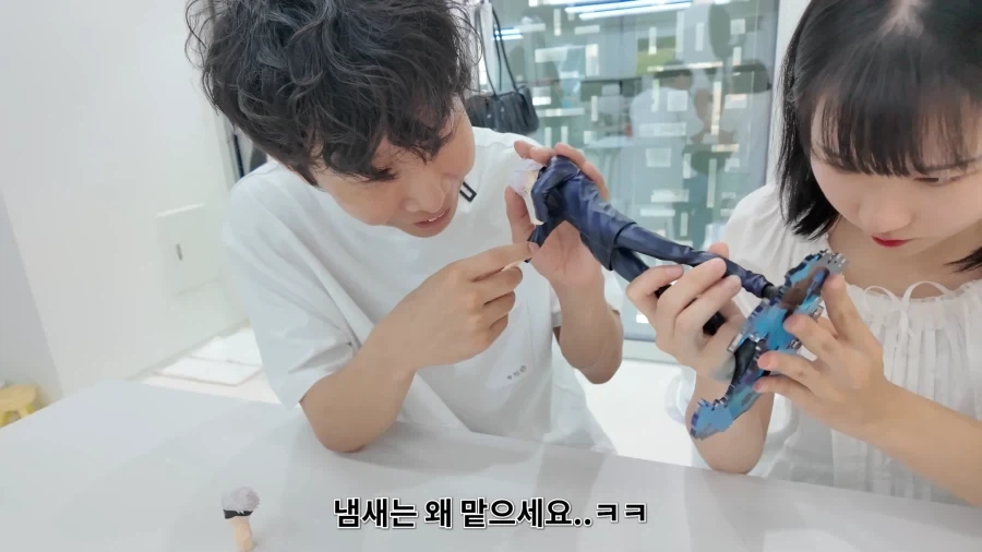 이건 저 만 할 수 있는 개그에요를 시전하는 유튜버.JPG_4.webp
