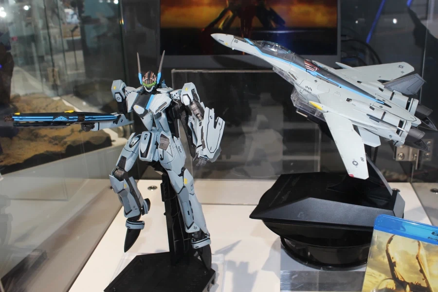 [반다이] DX 초합금 VF-25 메사이어 발키리 탑건 매버릭 Ver 전시 2_1.webp