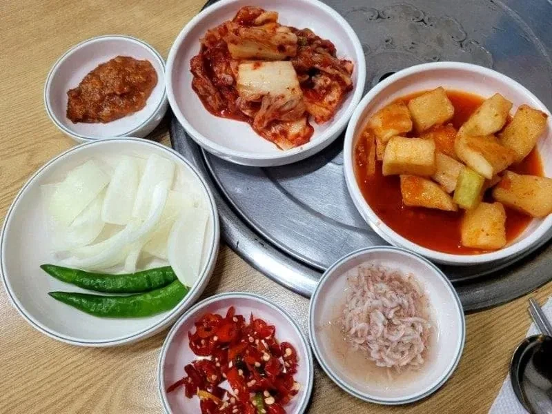 국밥 시키고 설레는 순간_1.webp