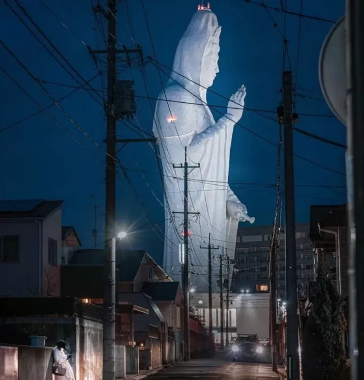 일본 센다이시를 지켜주는 거대한 불상_2.webp