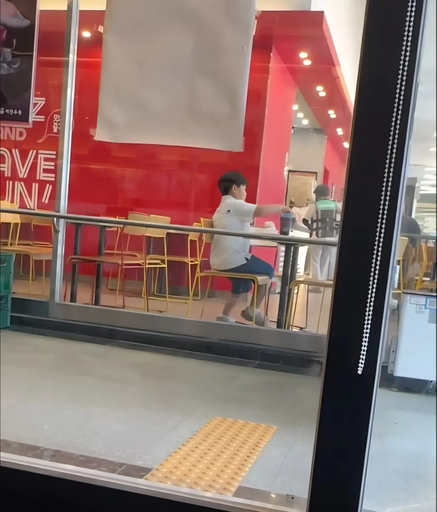 엄만 햄버거 안 땡긴다..._2.webp