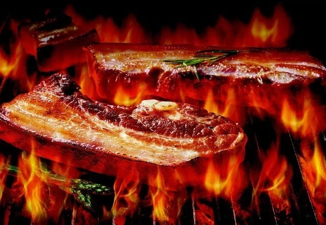와 대박사건 나 고기 더 맛있게 먹는법 알아냄_1.webp