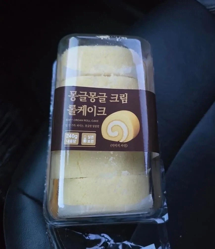 몽글몽글 크림 롤케이크.jpg_1.webp
