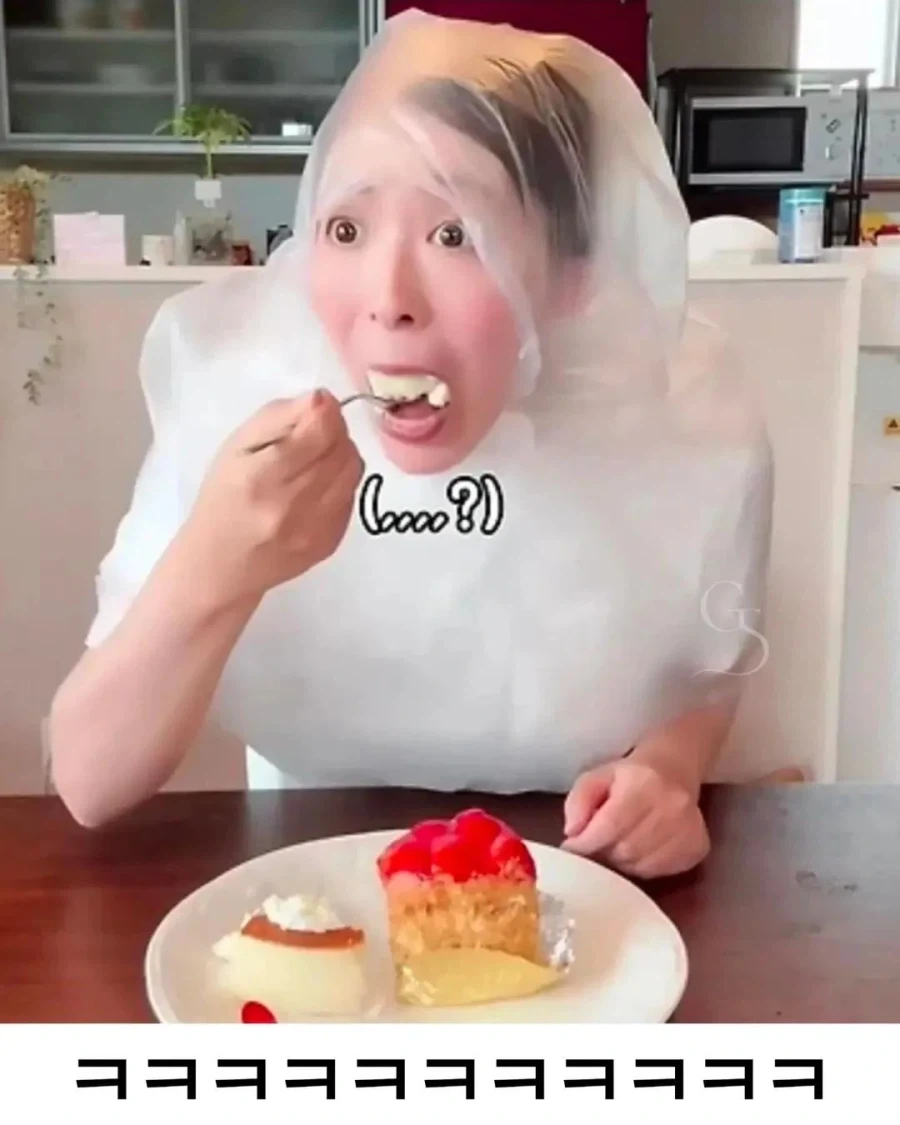 한 입만 먹고 버리는 다이어트녀.jpg_6.webp