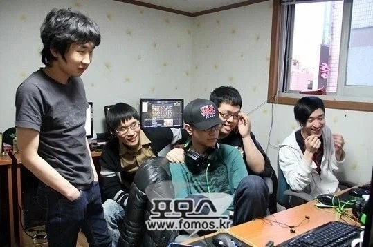 롤 레전드 숙소짤인 CJ프로스트짤의 비밀_1.webp