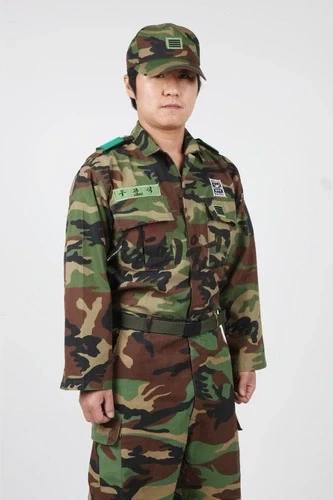 코믹월드는 군복입고 가면 안된다._1.webp