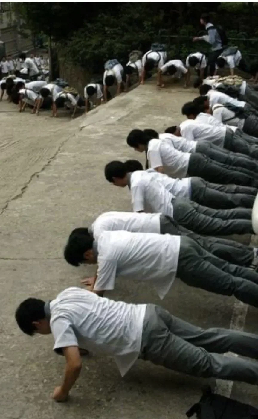 옛날 체벌은 진짜 이랬음?_3.webp