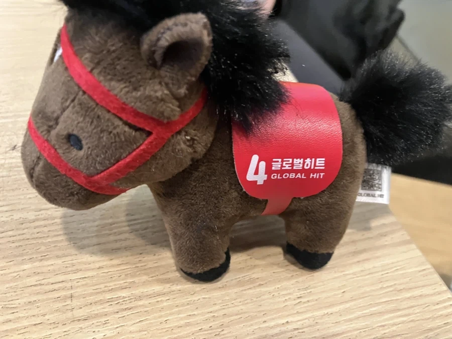 경마] 글로벌 히트 인형 귀엽다_1.webp