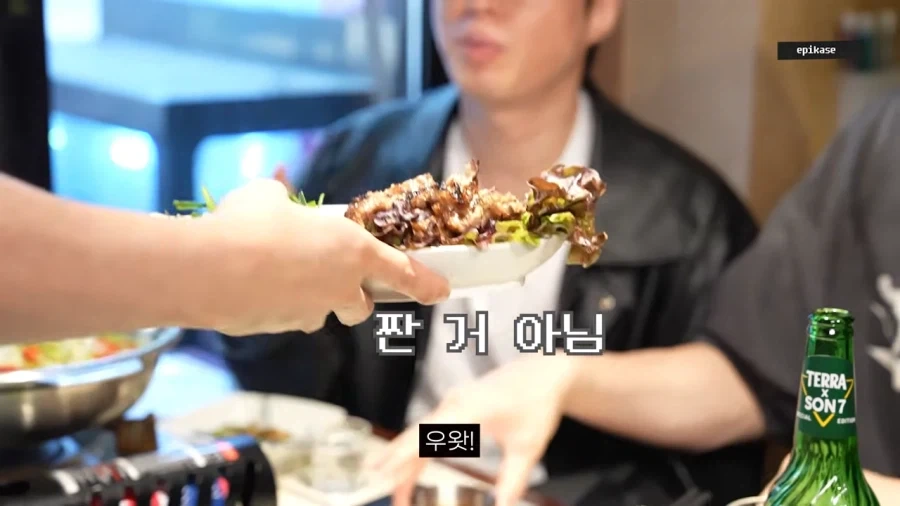 투컷 : 사장님들 연예인은 서비스 주지 마세요_5.webp