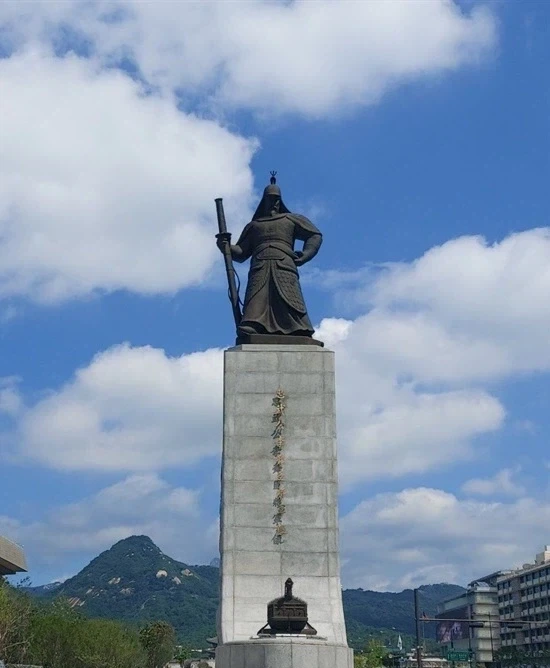 원균 미화하려는 작업이 성공 못 하는 이유_2.webp