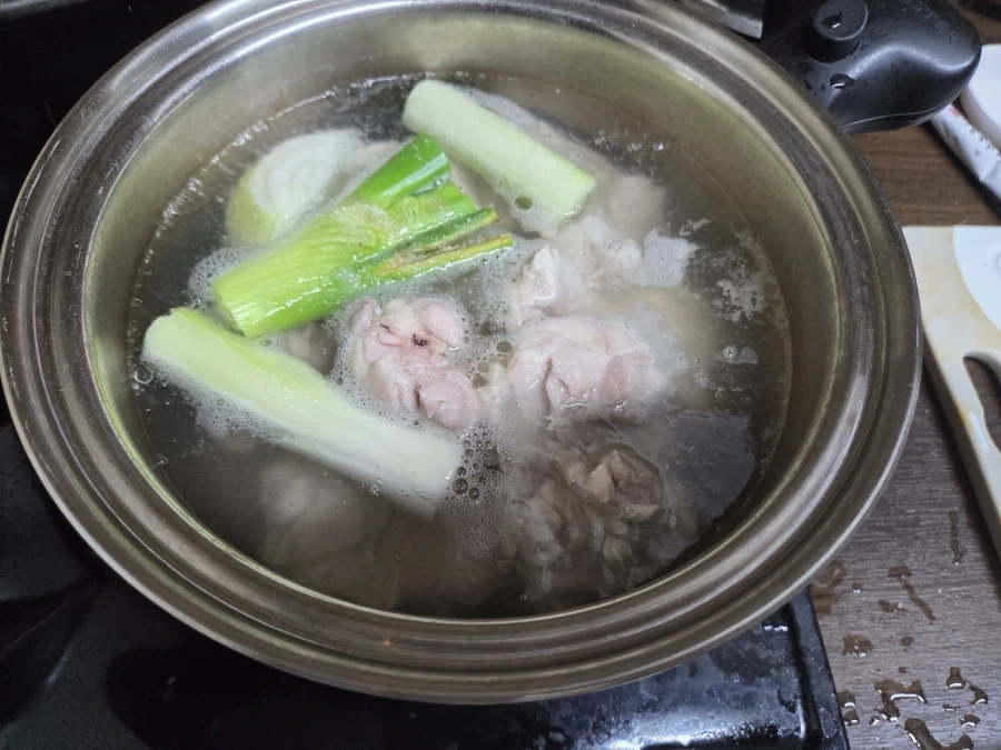 야식으로 꼬꼬면 끓였어_2.webp