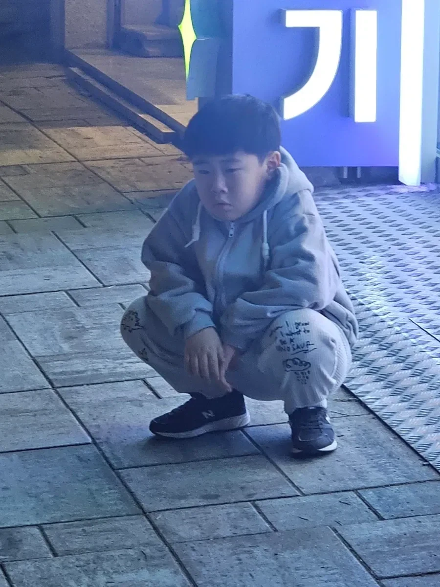 인생을 너무 빨리 알아버린 아이_1.webp