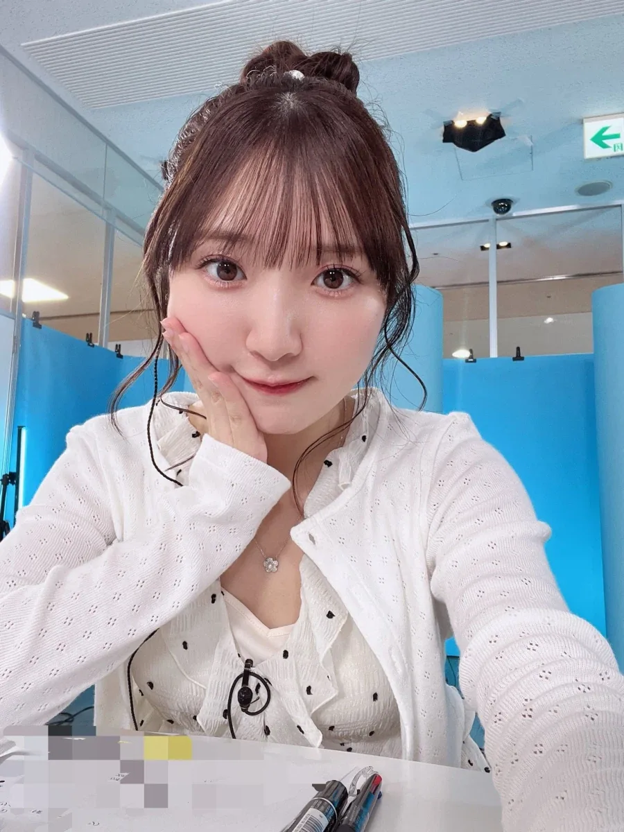 강아지상 얼굴에 반전몸매로 유명한 일본 성우_1.webp