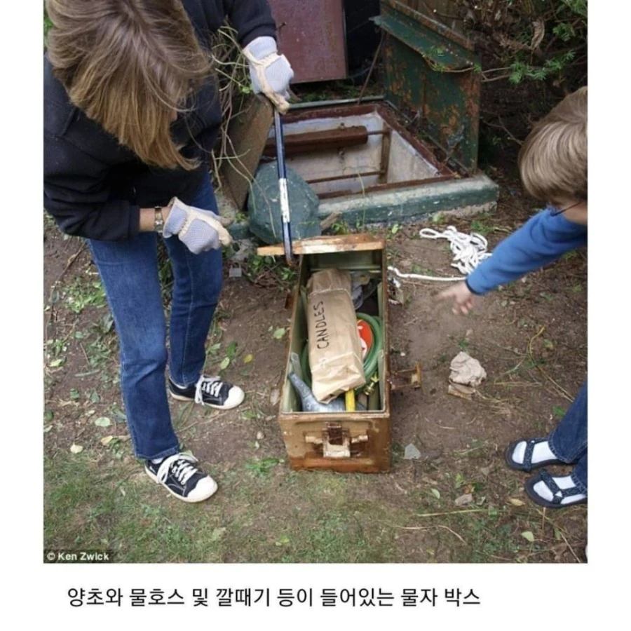 미국 가정집 뒷마당에서 발견된 벙커.jpg_5.jpg
