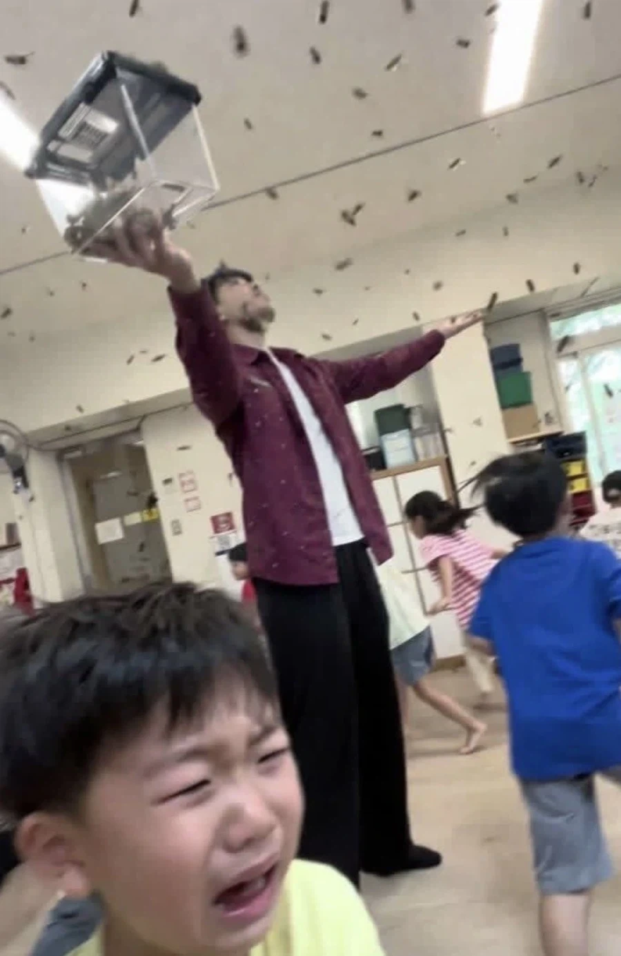 세상을 어지럽히는 마왕과 그의 악행을 막아낼 용자의 등장_2.webp
