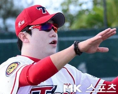 야구선수로보는 썬크림의 중요성_1.webp