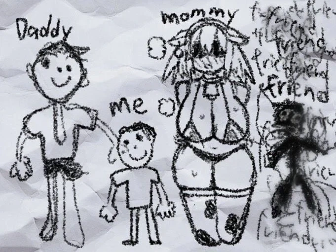 공포) 어린 아들이 그린 가족 그림_1.webp