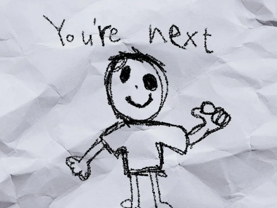 공포) 어린 아들이 그린 가족 그림_4.webp