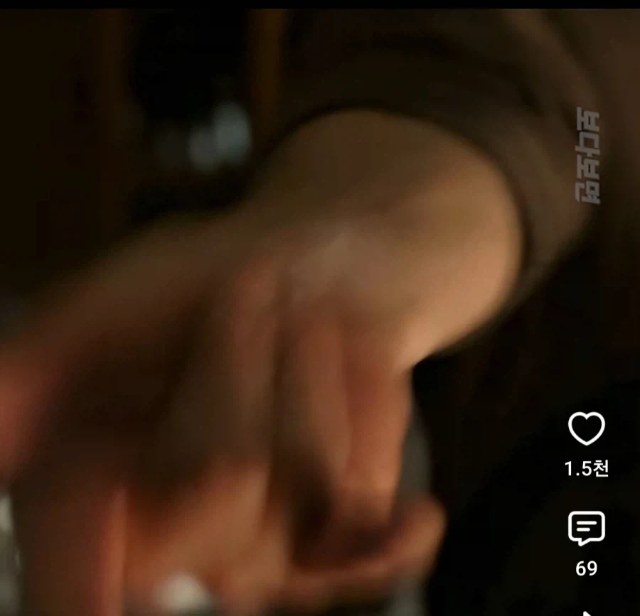 MCU) 생체 거미줄에 놀라는 스파이더맨들_5.webp