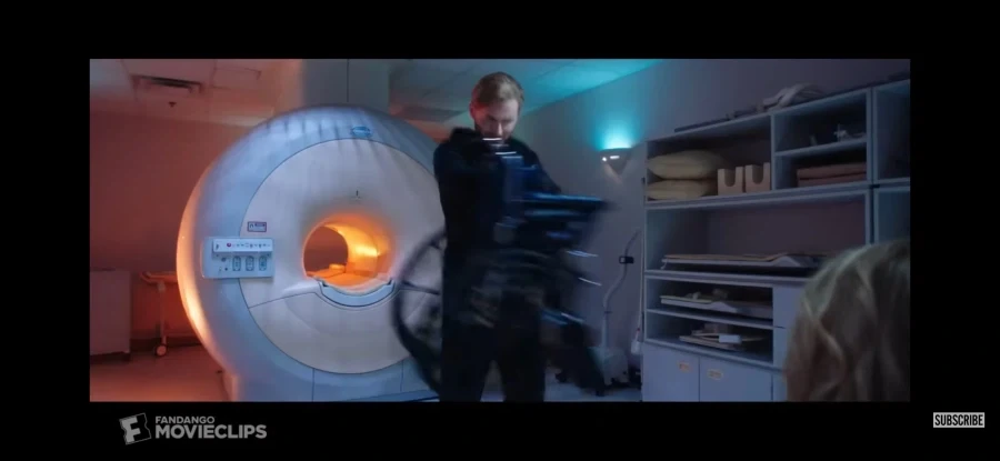 MRI 자력의 위험성을 알려준 영화_4.webp
