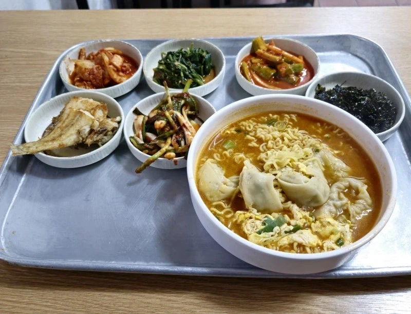 의외로 근본있는 백반 스타일_2.webp