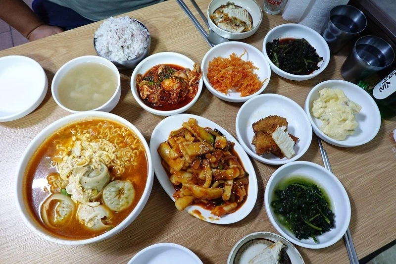 의외로 근본있는 백반 스타일_3.webp
