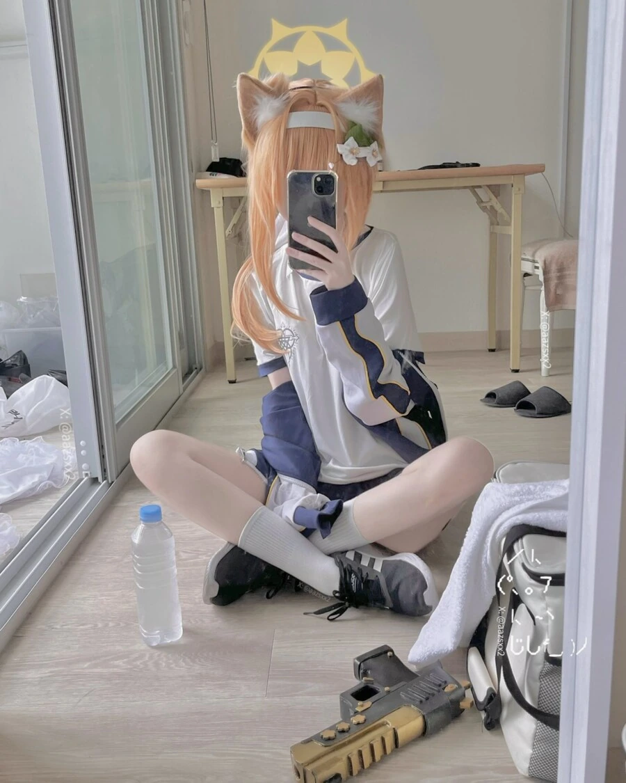 살짝 슬랜더인 코스프레녀_4.jpg