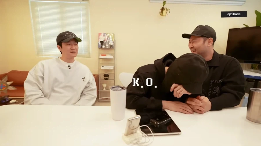 집에 오래된 게 많은 디제이 투컷_5.webp