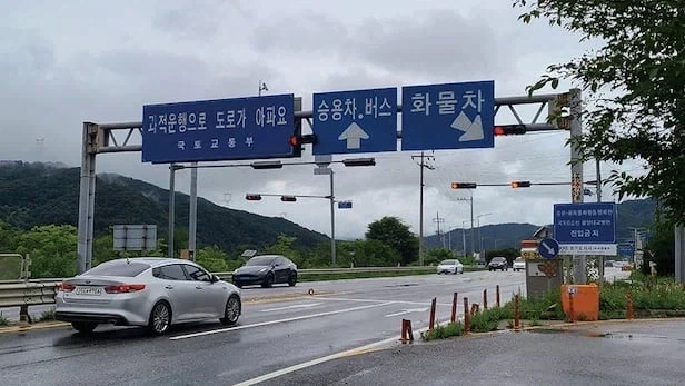 화물차에 과적을 하면 안 되는 이유는?_1.webp