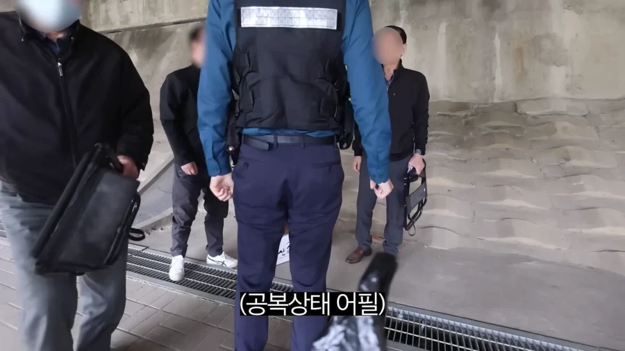 피크닉 나가서 닭 뜯는 유튜버.jpg_22.webp