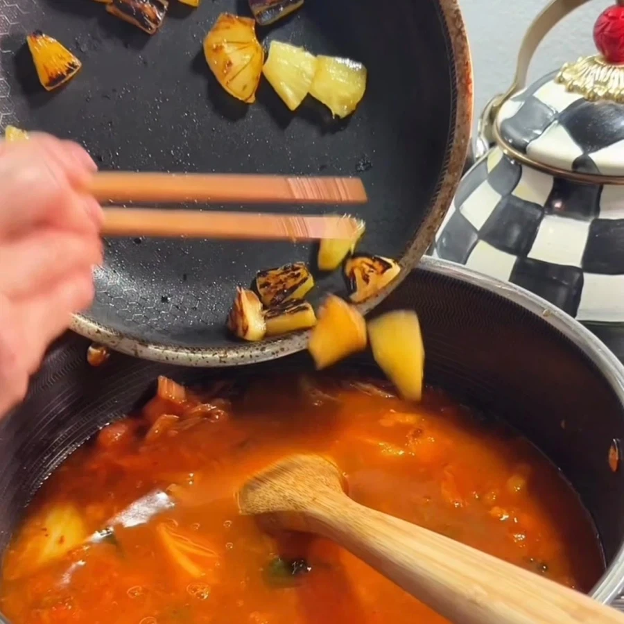 특이점 온 김치찌게_3.webp