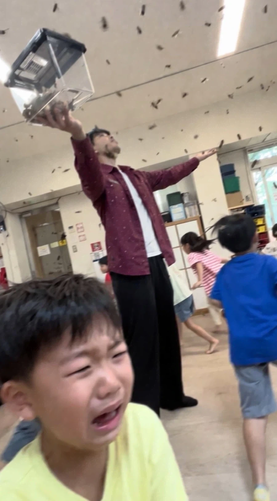 AI) 벌레공익짤 숨겨진 복선_1.webp