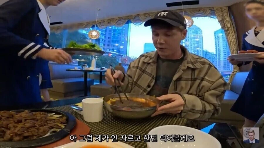 사실상 한국인인데 북한식당에 성공적으로 잠입한 이유_3.jpg