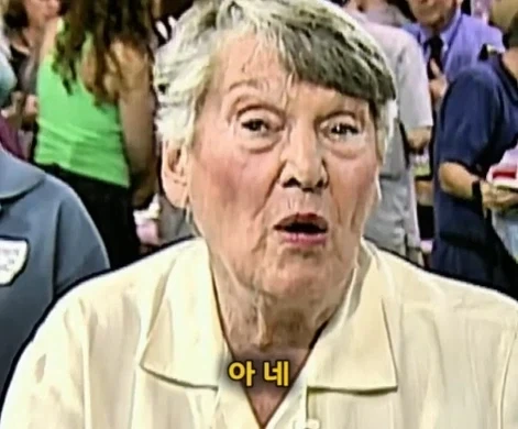 40년 동안 잘못된 방향으로 걸어두었던 명화.jpg_33.webp