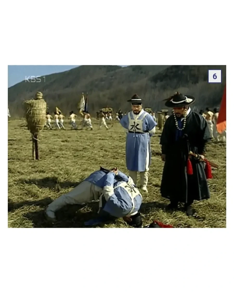 고증을 지키면 잠깐 명작이 되지만 아예 무시하면 전설이 된다.jpg_4.webp