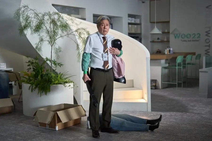 최민식 한소희 영화 인턴 스틸컷_4.webp