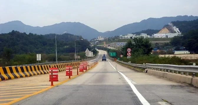 대구에서 광주가는 평범한 고속도로_1.webp