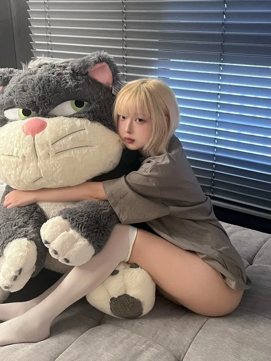 호불호 갈리는 복장 jpg_1.webp
