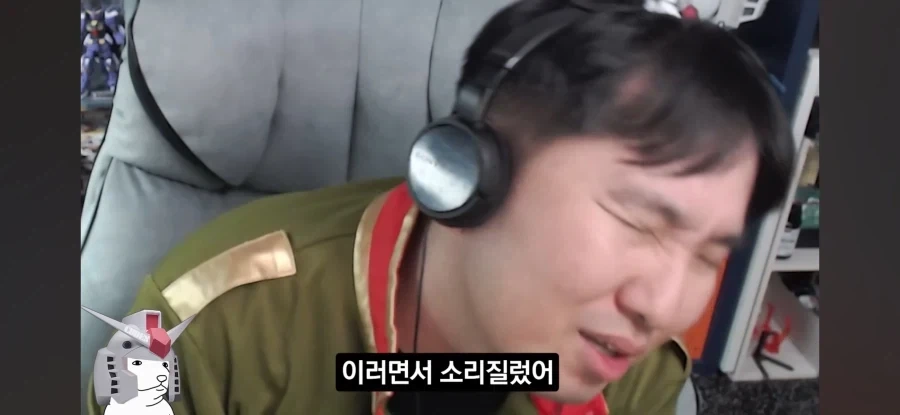 오리지널 건담 내놓은 지쿠악스가 저지른 악행.jpg_7.webp