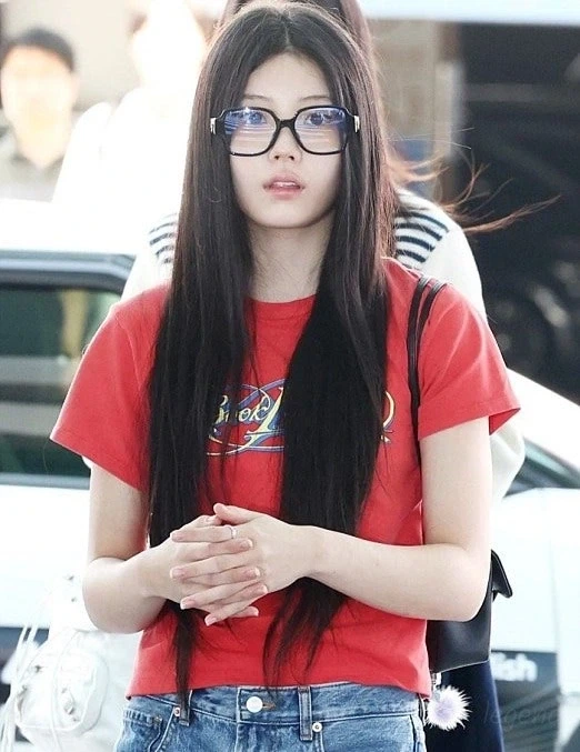 더 예뻐졌지만 전보다는 실망스러운 아일릿 원희의 공항패션.jpg_1.webp