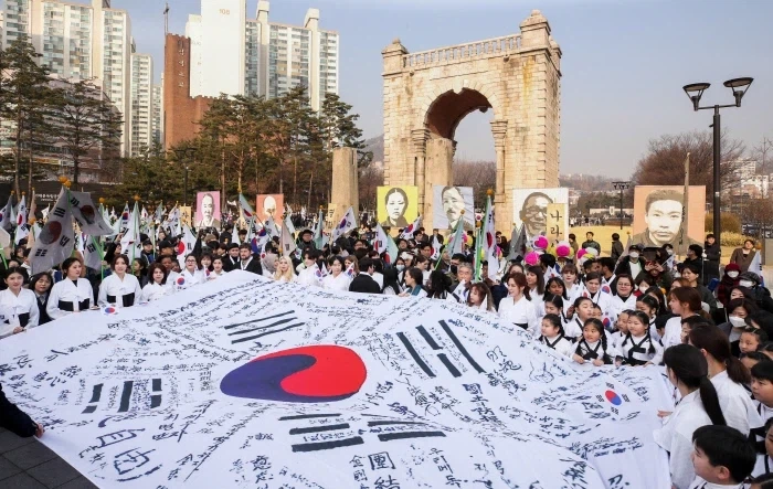 세월이 우리 편에 서서 고맙게 흘렀다_2.webp