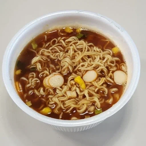 한국인의 사발면 난제.jpg_2.webp