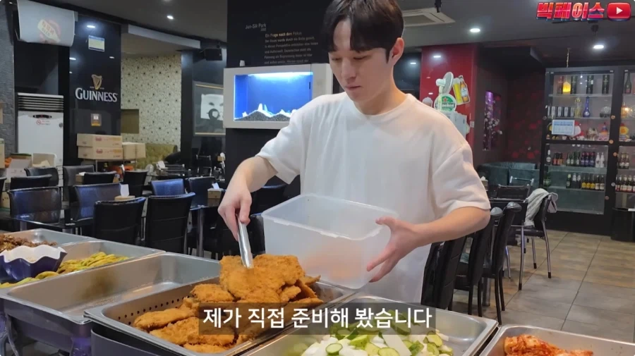 뷔페 거지에 빡친 유투버_68.webp