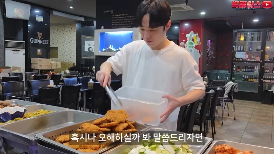뷔페 거지에 빡친 유투버_70.webp