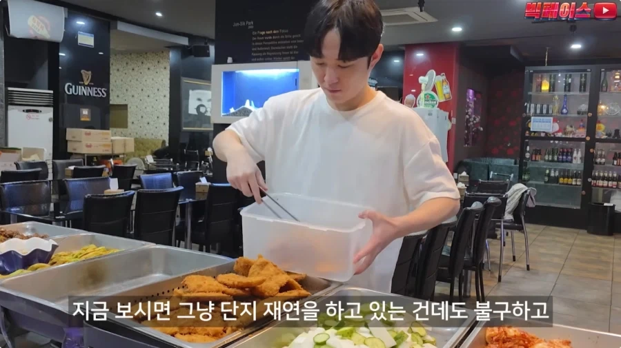 뷔페 거지에 빡친 유투버_72.webp
