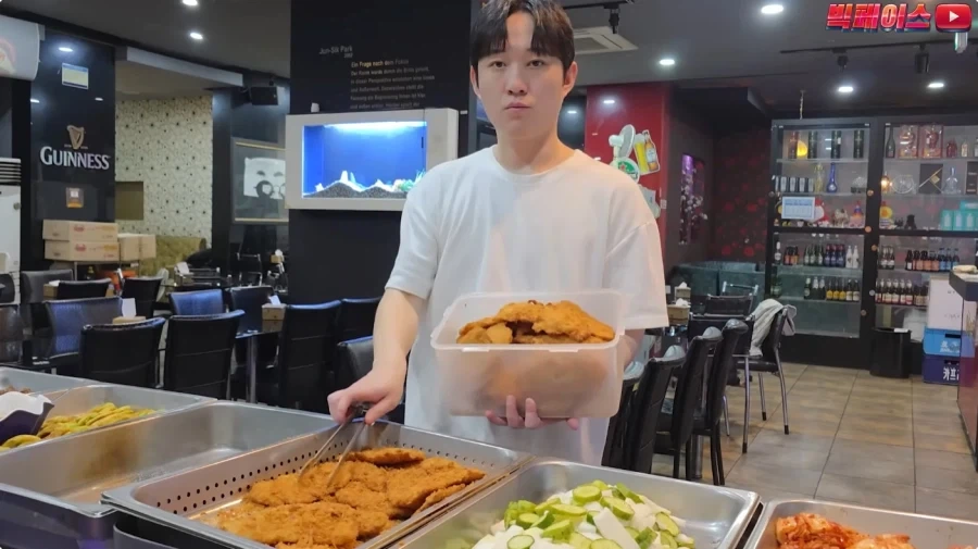 뷔페 거지에 빡친 유투버_76.webp