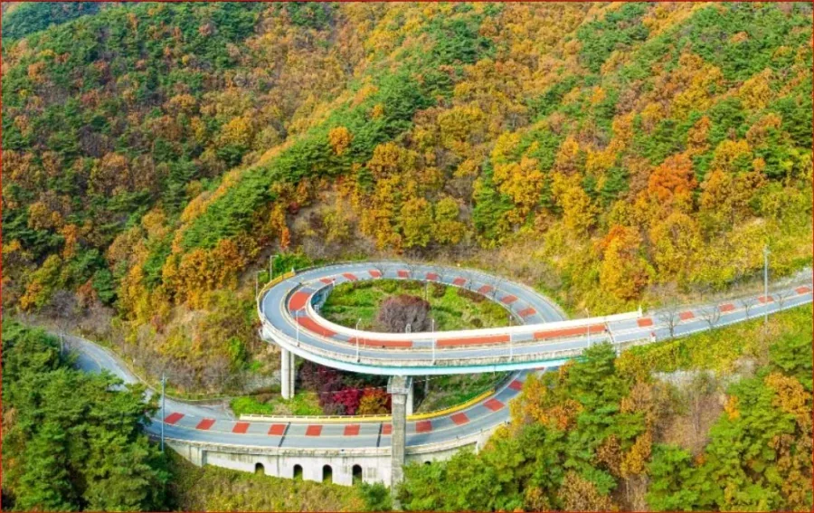 한국에 하나뿐인 나선형 도로_5.webp