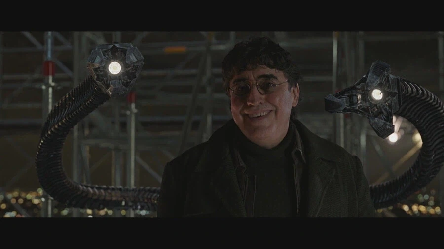 MCU) 피터에게 말하지만 관객과도 대화하는 느낌을 주는 장면_14.webp