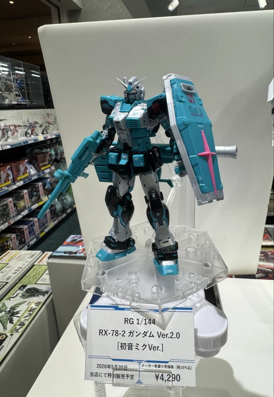 [반다이] RG RX-78-2 건담 Ver.2.0 하츠네 미쿠 전시 이미지_1.webp